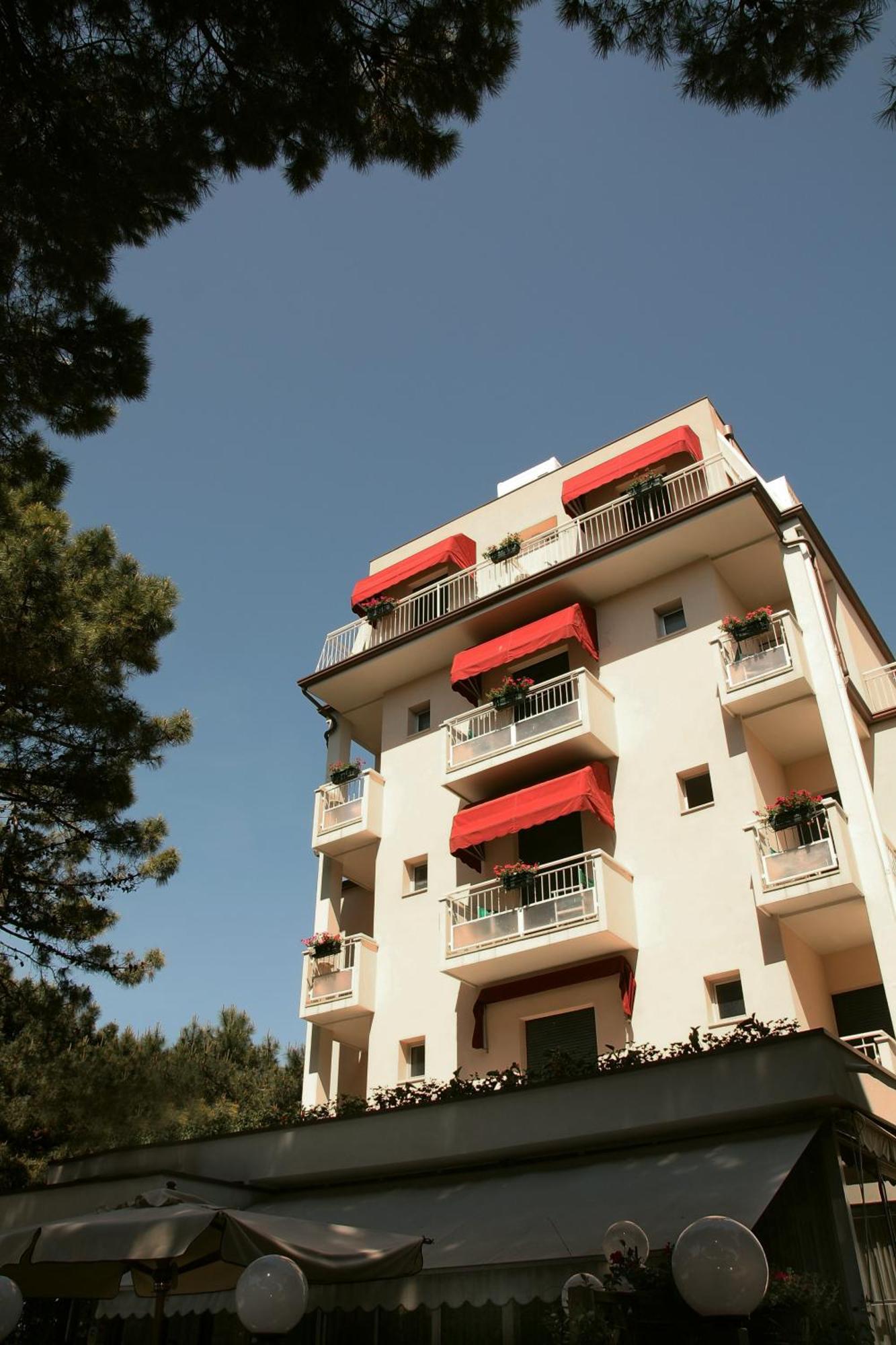 Hotel Santiago Milano Marittima Extérieur photo
